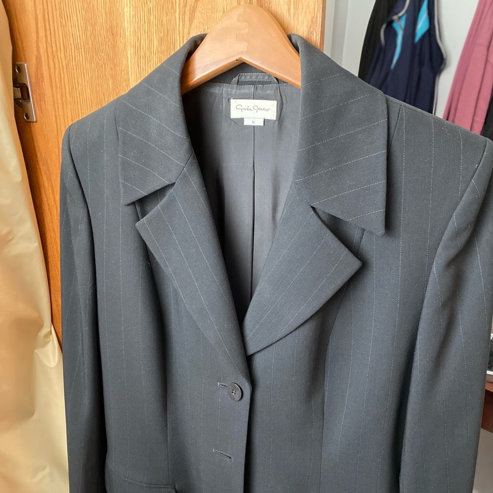 Greta Garbo, Black Pinstripe Women's Pant Suit, Size 8